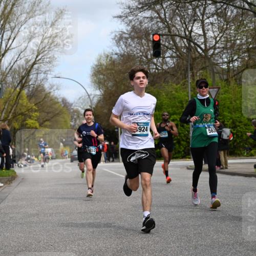 12.04.2026 - 45. Internationalen Wilhelmsburger Insellauf J. Mangold http://msf.ph/oto/9508670 12.04.2026 12:54:10 Ziel 5787, 3254, 5788, 3000, 4823, 5743, 4924, 5630, 5858, 3661, 2852, 3661, 2852, 2085, 5016, 3157, 5283, 3163, 4472 meine-sportfotos.de