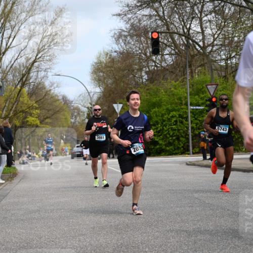 12.04.2026 - 45. Internationalen Wilhelmsburger Insellauf J. Mangold http://msf.ph/oto/9508675 12.04.2026 12:54:11 Ziel 5787, 3254, 5788, 3000, 4823, 5743, 4924, 5630, 5858, 3661, 2852, 2085, 2085, 5016, 3157, 5283, 3163, 4472, 5478 meine-sportfotos.de