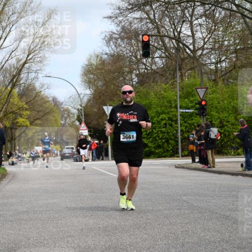 12.04.2026 - 45. Internationalen Wilhelmsburger Insellauf J. Mangold http://msf.ph/oto/9508686 12.04.2026 12:54:13 Ziel 3254, 5788, 3000, 4823, 5743, 4924, 5630, 5858, 3661, 2852, 2085, 5016, 3157, 5283, 3163, 4472, 5478 meine-sportfotos.de