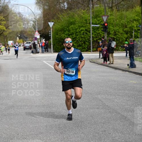 12.04.2026 - 45. Internationalen Wilhelmsburger Insellauf J. Mangold http://msf.ph/oto/9508697 12.04.2026 12:54:21 Ziel 3000, 4823, 5743, 4924, 5630, 5858, 3661, 2852, 2085, 5016, 3157, 5283, 3163, 4472, 5478, 5513, 5296 meine-sportfotos.de