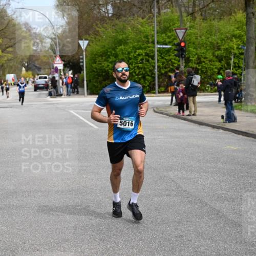 12.04.2026 - 45. Internationalen Wilhelmsburger Insellauf J. Mangold http://msf.ph/oto/9508698 12.04.2026 12:54:21 Ziel 3000, 4823, 5743, 4924, 5630, 5858, 3661, 2852, 2085, 5016, 3157, 5283, 3163, 4472, 5478, 5513, 5296 meine-sportfotos.de
