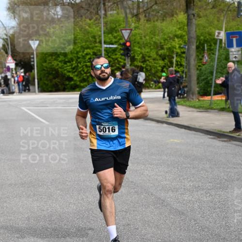 12.04.2026 - 45. Internationalen Wilhelmsburger Insellauf J. Mangold http://msf.ph/oto/9508704 12.04.2026 12:54:21 Ziel 3000, 4823, 5743, 4924, 5630, 5858, 3661, 2852, 2085, 5016, 3157, 5283, 3163, 4472, 5478, 5513, 5296 meine-sportfotos.de