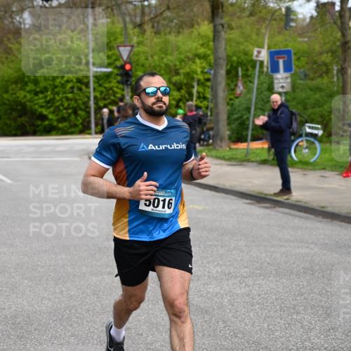 12.04.2026 - 45. Internationalen Wilhelmsburger Insellauf J. Mangold http://msf.ph/oto/9508708 12.04.2026 12:54:22 Ziel 3000, 4823, 5743, 4924, 5630, 5858, 3661, 2852, 2085, 5016, 3157, 5283, 3163, 4472, 3163, 4472, 5478, 5513, 5296, 4570, 3302 meine-sportfotos.de