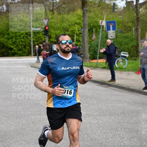 12.04.2026 - 45. Internationalen Wilhelmsburger Insellauf J. Mangold http://msf.ph/oto/9508709 12.04.2026 12:54:22 Ziel 3000, 4823, 5743, 4924, 5630, 5858, 3661, 2852, 2085, 5016, 3157, 5283, 3163, 4472, 3163, 4472, 5478, 5513, 5296, 4570, 3302 meine-sportfotos.de