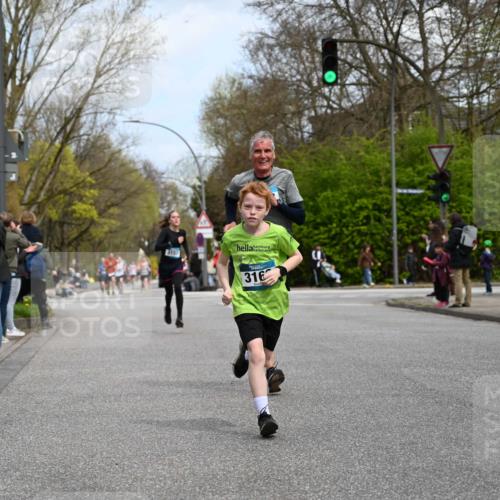 12.04.2026 - 45. Internationalen Wilhelmsburger Insellauf J. Mangold http://msf.ph/oto/9508719 12.04.2026 12:54:37 Ziel 5016, 3157, 5283, 3163, 4472, 5478, 5513, 5296, 4570, 3302, 2235, 3899, 3300, 5213, 3300, 5213, 3411, 4041, 5086, 5087, 4079, 4678, 3177 meine-sportfotos.de