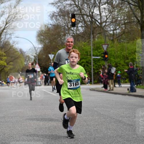 12.04.2026 - 45. Internationalen Wilhelmsburger Insellauf J. Mangold http://msf.ph/oto/9508725 12.04.2026 12:54:38 Ziel 5016, 3157, 5283, 3163, 4472, 5478, 5513, 5296, 4570, 3302, 2235, 3899, 3300, 5213, 3411, 4041, 5086, 5087, 4079, 4678, 3177 meine-sportfotos.de
