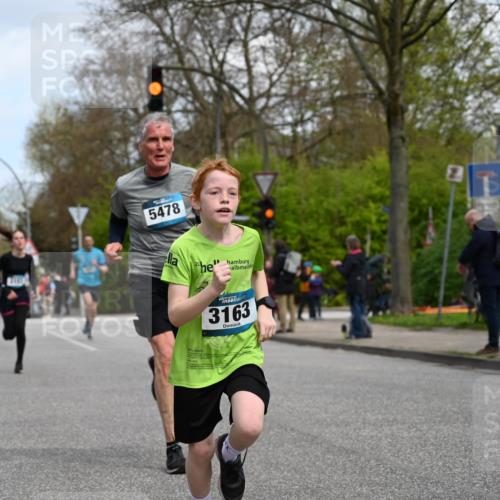 12.04.2026 - 45. Internationalen Wilhelmsburger Insellauf J. Mangold http://msf.ph/oto/9508729 12.04.2026 12:54:38 Ziel 5016, 3157, 5283, 3163, 4472, 5478, 5513, 5296, 4570, 3302, 2235, 3899, 3300, 5213, 3411, 4041, 5086, 5087, 4079, 4678, 3177 meine-sportfotos.de