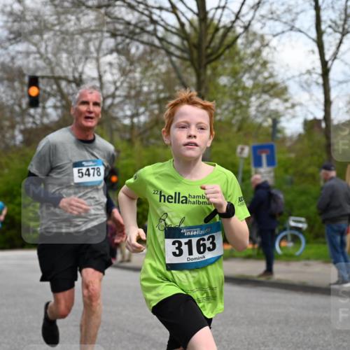 12.04.2026 - 45. Internationalen Wilhelmsburger Insellauf J. Mangold http://msf.ph/oto/9508734 12.04.2026 12:54:38 Ziel 5016, 3157, 5283, 3163, 4472, 5478, 5513, 5296, 4570, 3302, 2235, 3899, 3300, 5213, 3411, 4041, 5086, 5087, 4079, 4678, 3177 meine-sportfotos.de