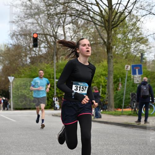 12.04.2026 - 45. Internationalen Wilhelmsburger Insellauf J. Mangold http://msf.ph/oto/9508736 12.04.2026 12:54:41 Ziel 5016, 3157, 5283, 3163, 4472, 5478, 5513, 5513, 5296, 4570, 3302, 2235, 3899, 3300, 5213, 3411, 3411, 4041, 5086, 5087, 4079, 4678, 3177 meine-sportfotos.de