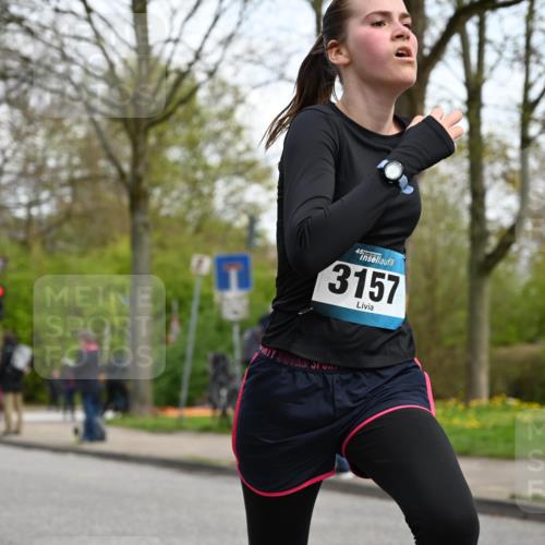 12.04.2026 - 45. Internationalen Wilhelmsburger Insellauf J. Mangold http://msf.ph/oto/9508742 12.04.2026 12:54:41 Ziel 5016, 3157, 5283, 3163, 4472, 5478, 5513, 5513, 5296, 4570, 3302, 2235, 3899, 3300, 5213, 3411, 3411, 4041, 5086, 5087, 4079, 4678, 3177 meine-sportfotos.de