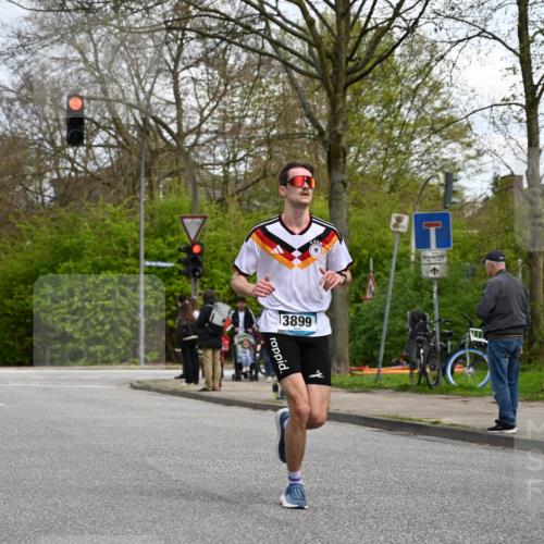 12.04.2026 - 45. Internationalen Wilhelmsburger Insellauf J. Mangold http://msf.ph/oto/9508743 12.04.2026 12:54:57 Ziel 3163, 4472, 5478, 5513, 5296, 4570, 3302, 2235, 3899, 3300, 5213, 3411, 4041, 5086, 5087, 4079, 4678, 3177, 5119, 5119, 2737, 2820 meine-sportfotos.de