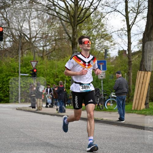 12.04.2026 - 45. Internationalen Wilhelmsburger Insellauf J. Mangold http://msf.ph/oto/9508746 12.04.2026 12:54:58 Ziel 3163, 4472, 5478, 5513, 5296, 4570, 3302, 2235, 3899, 3300, 5213, 3411, 4041, 5086, 5087, 4079, 4678, 3177, 5119, 2737, 2820 meine-sportfotos.de
