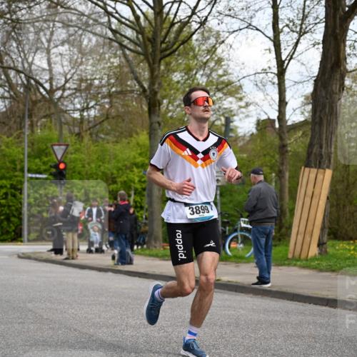 12.04.2026 - 45. Internationalen Wilhelmsburger Insellauf J. Mangold http://msf.ph/oto/9508747 12.04.2026 12:54:58 Ziel 3163, 4472, 5478, 5513, 5296, 4570, 3302, 2235, 3899, 3300, 5213, 3411, 4041, 5086, 5087, 4079, 4678, 3177, 5119, 2737, 2820 meine-sportfotos.de
