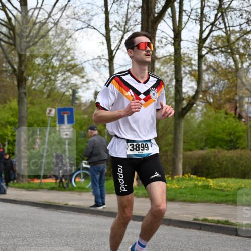 12.04.2026 - 45. Internationalen Wilhelmsburger Insellauf J. Mangold http://msf.ph/oto/9508752 12.04.2026 12:54:58 Ziel 3163, 4472, 5478, 5513, 5296, 4570, 3302, 2235, 3899, 3300, 5213, 3411, 4041, 5086, 5087, 4079, 4678, 3177, 5119, 2737, 2820 meine-sportfotos.de