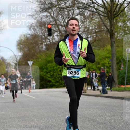 12.04.2026 - 45. Internationalen Wilhelmsburger Insellauf J. Mangold http://msf.ph/oto/9508755 12.04.2026 12:54:59 Ziel 3163, 4472, 5478, 5513, 5296, 4570, 3302, 2235, 3899, 3300, 5213, 3411, 4041, 5086, 5087, 4079, 4678, 4079, 4678, 3177, 5119, 2737, 2737, 2820 meine-sportfotos.de