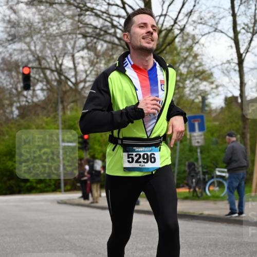 12.04.2026 - 45. Internationalen Wilhelmsburger Insellauf J. Mangold http://msf.ph/oto/9508759 12.04.2026 12:54:59 Ziel 3163, 4472, 5478, 5513, 5296, 4570, 3302, 2235, 3899, 3300, 5213, 3411, 4041, 5086, 5087, 4079, 4678, 4079, 4678, 3177, 5119, 2737, 2737, 2820 meine-sportfotos.de