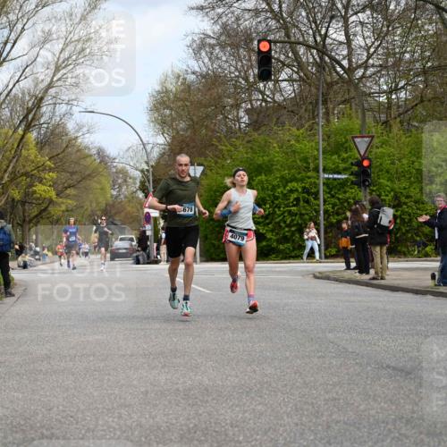 12.04.2026 - 45. Internationalen Wilhelmsburger Insellauf J. Mangold http://msf.ph/oto/9508806 12.04.2026 12:55:07 Ziel 5296, 4570, 3302, 2235, 3899, 3300, 5213, 3411, 4041, 5086, 5087, 4079, 4678, 3177, 5119, 2737, 2820, 5109, 5361, 4811, 4728 meine-sportfotos.de