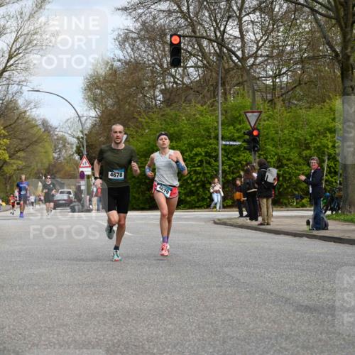 12.04.2026 - 45. Internationalen Wilhelmsburger Insellauf J. Mangold http://msf.ph/oto/9508809 12.04.2026 12:55:07 Ziel 5296, 4570, 3302, 2235, 3899, 3300, 5213, 3411, 4041, 5086, 5087, 4079, 4678, 3177, 5119, 2737, 2820, 5109, 5361, 4811, 4728 meine-sportfotos.de