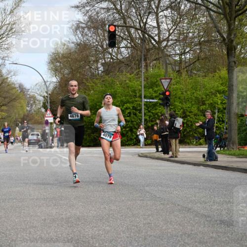 12.04.2026 - 45. Internationalen Wilhelmsburger Insellauf J. Mangold http://msf.ph/oto/9508811 12.04.2026 12:55:07 Ziel 5296, 4570, 3302, 2235, 3899, 3300, 5213, 3411, 4041, 5086, 5087, 4079, 4678, 3177, 5119, 2737, 2820, 5109, 5361, 4811, 4728 meine-sportfotos.de