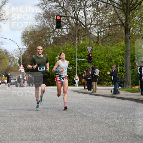 12.04.2026 - 45. Internationalen Wilhelmsburger Insellauf J. Mangold http://msf.ph/oto/9508814 12.04.2026 12:55:07 Ziel 5296, 4570, 3302, 2235, 3899, 3300, 5213, 3411, 4041, 5086, 5087, 4079, 4678, 3177, 5119, 2737, 2820, 5109, 5361, 4811, 4728 meine-sportfotos.de