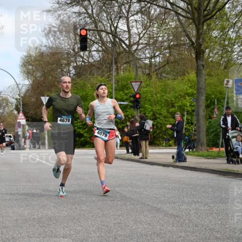12.04.2026 - 45. Internationalen Wilhelmsburger Insellauf J. Mangold http://msf.ph/oto/9508818 12.04.2026 12:55:08 Ziel 5296, 4570, 3302, 2235, 3899, 3300, 5213, 3411, 4041, 5086, 5087, 4079, 4678, 3177, 5119, 2737, 2820, 5109, 5361, 4811, 4728, 3315, 5463 meine-sportfotos.de