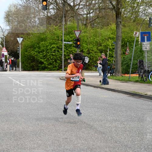 12.04.2026 - 45. Internationalen Wilhelmsburger Insellauf J. Mangold http://msf.ph/oto/9508827 12.04.2026 12:55:23 Ziel 4079, 4678, 3177, 5119, 2737, 2820, 5109, 5361, 4811, 4728, 3315, 5463, 4459, 4459, 5817, 5321, 4311, 2017, 2074, 5780, 5857, 2937, 5113 meine-sportfotos.de