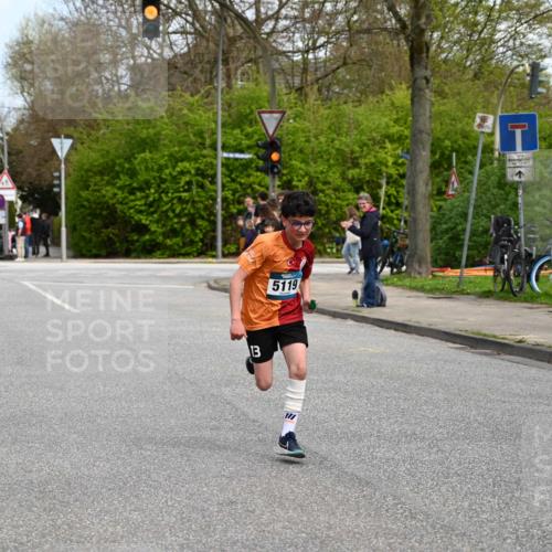 12.04.2026 - 45. Internationalen Wilhelmsburger Insellauf J. Mangold http://msf.ph/oto/9508828 12.04.2026 12:55:23 Ziel 4079, 4678, 3177, 5119, 2737, 2820, 5109, 5361, 4811, 4728, 3315, 5463, 4459, 4459, 5817, 5321, 4311, 2017, 2074, 5780, 5857, 2937, 5113 meine-sportfotos.de
