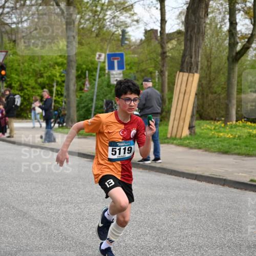 12.04.2026 - 45. Internationalen Wilhelmsburger Insellauf J. Mangold http://msf.ph/oto/9508835 12.04.2026 12:55:23 Ziel 4079, 4678, 3177, 5119, 2737, 2820, 5109, 5361, 4811, 4728, 3315, 5463, 4459, 4459, 5817, 5321, 4311, 2017, 2074, 5780, 5857, 2937, 5113 meine-sportfotos.de