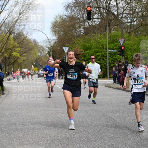 12.04.2026 - 45. Internationalen Wilhelmsburger Insellauf J. Mangold http://msf.ph/oto/9508861 12.04.2026 12:55:35 Ziel 2737, 2820, 5109, 5361, 4811, 4728, 3315, 5463, 4459, 4459, 5817, 5321, 4311, 2017, 2074, 5780, 5857, 2937, 5113, 2937, 5113, 5118, 3404, 2344, 5114, 5255, 4269, 3627 meine-sportfotos.de