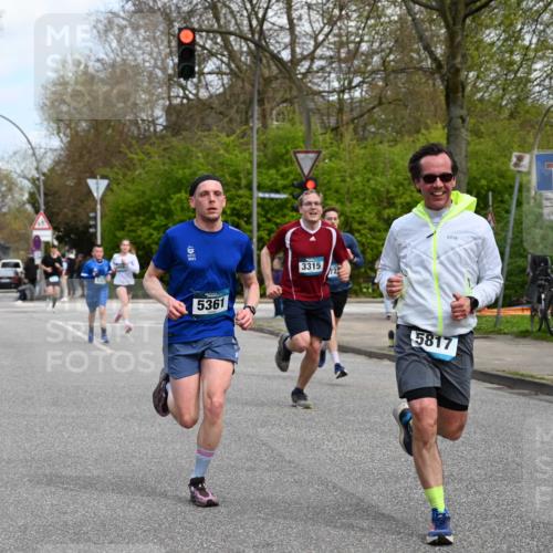 12.04.2026 - 45. Internationalen Wilhelmsburger Insellauf J. Mangold http://msf.ph/oto/9508887 12.04.2026 12:55:37 Ziel 2820, 5109, 5361, 4811, 4728, 3315, 5463, 4459, 5817, 5321, 4311, 2017, 2074, 5780, 5857, 2937, 5113, 5118, 5118, 3404, 2344, 5114, 5255, 4269, 3627, 5133, 5680 meine-sportfotos.de