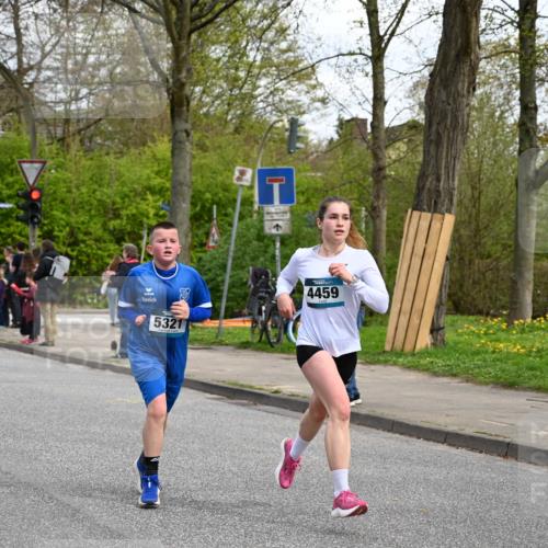 12.04.2026 - 45. Internationalen Wilhelmsburger Insellauf J. Mangold http://msf.ph/oto/9508903 12.04.2026 12:55:42 Ziel 5109, 5361, 4811, 4728, 3315, 5463, 4459, 5817, 5321, 4311, 2017, 2074, 5780, 2017, 2074, 5780, 5857, 2937, 5113, 5118, 3404, 2344, 5114, 5255, 5255, 4269, 3627, 5133, 5680, 4545, 5101 meine-sportfotos.de