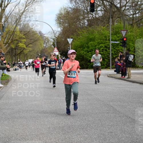 12.04.2026 - 45. Internationalen Wilhelmsburger Insellauf J. Mangold http://msf.ph/oto/9508923 12.04.2026 12:55:48 Ziel 5109, 5361, 4811, 4728, 3315, 5463, 4459, 5817, 5321, 4311, 2017, 2074, 5780, 5857, 2937, 5113, 5118, 3404, 2344, 5114, 5255, 4269, 3627, 5133, 5133, 5680, 4545, 5101, 4261, 4933 meine-sportfotos.de