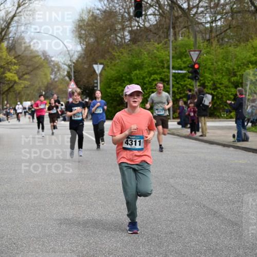 12.04.2026 - 45. Internationalen Wilhelmsburger Insellauf J. Mangold http://msf.ph/oto/9508930 12.04.2026 12:55:48 Ziel 5109, 5361, 4811, 4728, 3315, 5463, 4459, 5817, 5321, 4311, 2017, 2074, 5780, 5857, 2937, 5113, 5118, 3404, 2344, 5114, 5255, 4269, 3627, 5133, 5133, 5680, 4545, 5101, 4261, 4933 meine-sportfotos.de