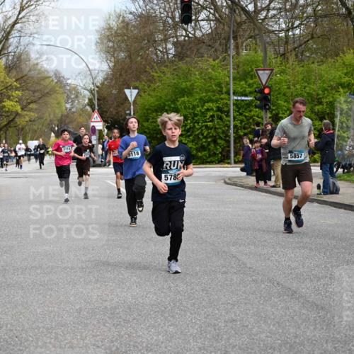 12.04.2026 - 45. Internationalen Wilhelmsburger Insellauf J. Mangold http://msf.ph/oto/9508938 12.04.2026 12:55:50 Ziel 5361, 4811, 4728, 3315, 5463, 4459, 5817, 5321, 4311, 2017, 2074, 5780, 5857, 2937, 5113, 5118, 3404, 3404, 2344, 5114, 5255, 4269, 3627, 5133, 5680, 4545, 5101, 4261, 4933, 5131 meine-sportfotos.de