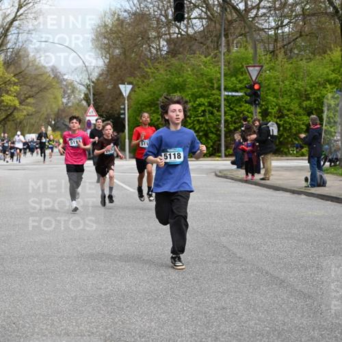12.04.2026 - 45. Internationalen Wilhelmsburger Insellauf J. Mangold http://msf.ph/oto/9508951 12.04.2026 12:55:52 Ziel 4728, 3315, 5463, 4459, 5817, 5321, 4311, 2017, 2074, 5780, 5857, 2937, 5113, 5118, 3404, 2344, 5114, 2344, 5114, 5255, 4269, 3627, 5133, 5680, 4545, 5101, 4261, 4933, 5131, 5184 meine-sportfotos.de