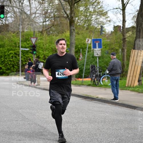 12.04.2026 - 45. Internationalen Wilhelmsburger Insellauf J. Mangold http://msf.ph/oto/9508977 12.04.2026 12:55:57 Ziel 3315, 5463, 4459, 5817, 5321, 4311, 2017, 2074, 5780, 5857, 2937, 5113, 5118, 3404, 2344, 5114, 5255, 4269, 3627, 3627, 5133, 5680, 4545, 5101, 4261, 4261, 4933, 5131, 5184, 5446, 4859, 5729, 5134, 3620 meine-sportfotos.de