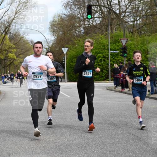 12.04.2026 - 45. Internationalen Wilhelmsburger Insellauf J. Mangold http://msf.ph/oto/9508988 12.04.2026 12:56:02 Ziel 5321, 4311, 2017, 2074, 5780, 5857, 2937, 5113, 5118, 3404, 2344, 5114, 5255, 4269, 3627, 5133, 5680, 4545, 5101, 4261, 4933, 5131, 5131, 5184, 5446, 4859, 5729, 5134, 3620, 4848, 5410, 4168, 4921, 4922 meine-sportfotos.de