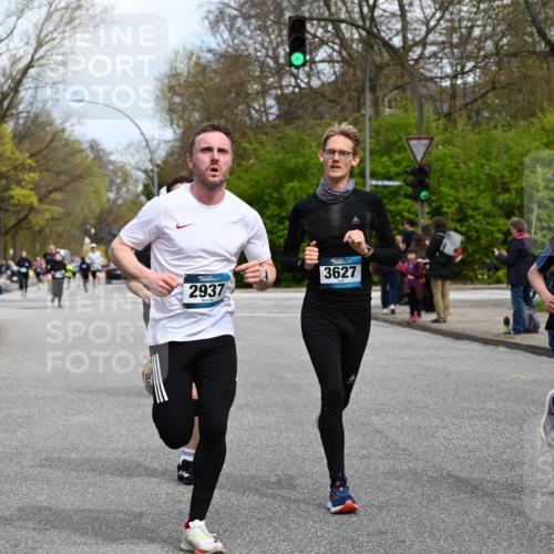 12.04.2026 - 45. Internationalen Wilhelmsburger Insellauf J. Mangold http://msf.ph/oto/9508993 12.04.2026 12:56:03 Ziel 5321, 4311, 2017, 2074, 5780, 5857, 2937, 5113, 5118, 3404, 2344, 5114, 5255, 4269, 3627, 5133, 5680, 4545, 5101, 4261, 4933, 5131, 5184, 5184, 5446, 4859, 5729, 5134, 3620, 4848, 5410, 4168, 4921, 4922 meine-sportfotos.de