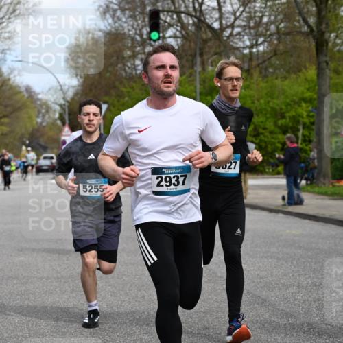 12.04.2026 - 45. Internationalen Wilhelmsburger Insellauf J. Mangold http://msf.ph/oto/9508997 12.04.2026 12:56:03 Ziel 5321, 4311, 2017, 2074, 5780, 5857, 2937, 5113, 5118, 3404, 2344, 5114, 5255, 4269, 3627, 5133, 5680, 4545, 5101, 4261, 4933, 5131, 5184, 5184, 5446, 4859, 5729, 5134, 3620, 4848, 5410, 4168, 4921, 4922 meine-sportfotos.de