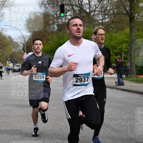 12.04.2026 - 45. Internationalen Wilhelmsburger Insellauf J. Mangold http://msf.ph/oto/9508998 12.04.2026 12:56:03 Ziel 5321, 4311, 2017, 2074, 5780, 5857, 2937, 5113, 5118, 3404, 2344, 5114, 5255, 4269, 3627, 5133, 5680, 4545, 5101, 4261, 4933, 5131, 5184, 5184, 5446, 4859, 5729, 5134, 3620, 4848, 5410, 4168, 4921, 4922 meine-sportfotos.de