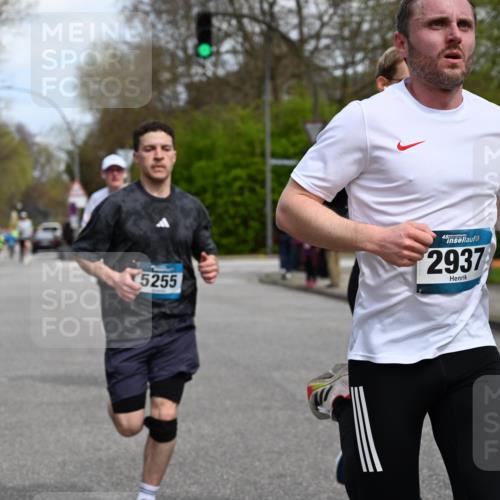 12.04.2026 - 45. Internationalen Wilhelmsburger Insellauf J. Mangold http://msf.ph/oto/9509001 12.04.2026 12:56:03 Ziel 5321, 4311, 2017, 2074, 5780, 5857, 2937, 5113, 5118, 3404, 2344, 5114, 5255, 4269, 3627, 5133, 5680, 4545, 5101, 4261, 4933, 5131, 5184, 5184, 5446, 4859, 5729, 5134, 3620, 4848, 5410, 4168, 4921, 4922 meine-sportfotos.de
