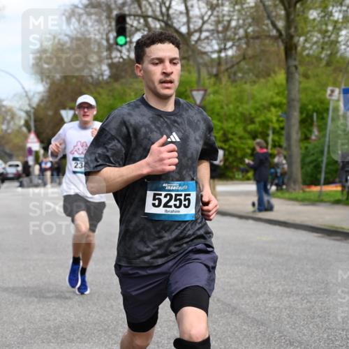 12.04.2026 - 45. Internationalen Wilhelmsburger Insellauf J. Mangold http://msf.ph/oto/9509007 12.04.2026 12:56:04 Ziel 5321, 4311, 2017, 2074, 5780, 5857, 2937, 5113, 5118, 3404, 2344, 5114, 5255, 4269, 3627, 5133, 5680, 4545, 5101, 4261, 4933, 5131, 5184, 5446, 4859, 5729, 5134, 3620, 4848, 5410, 4168, 4921, 4922, 4237 meine-sportfotos.de