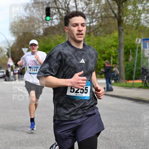 12.04.2026 - 45. Internationalen Wilhelmsburger Insellauf J. Mangold http://msf.ph/oto/9509008 12.04.2026 12:56:04 Ziel 5321, 4311, 2017, 2074, 5780, 5857, 2937, 5113, 5118, 3404, 2344, 5114, 5255, 4269, 3627, 5133, 5680, 4545, 5101, 4261, 4933, 5131, 5184, 5446, 4859, 5729, 5134, 3620, 4848, 5410, 4168, 4921, 4922, 4237 meine-sportfotos.de