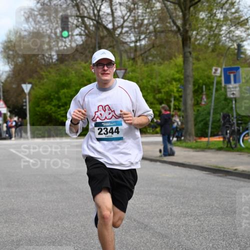 12.04.2026 - 45. Internationalen Wilhelmsburger Insellauf J. Mangold http://msf.ph/oto/9509014 12.04.2026 12:56:05 Ziel 4311, 2017, 2074, 5780, 5857, 2937, 5113, 5118, 3404, 2344, 5114, 5255, 4269, 3627, 5133, 5680, 4545, 4545, 5101, 4261, 4933, 5131, 5184, 5446, 4859, 5729, 5134, 3620, 4848, 5410, 4168, 4921, 4922, 4237, 5094 meine-sportfotos.de