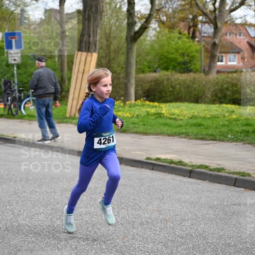 12.04.2026 - 45. Internationalen Wilhelmsburger Insellauf J. Mangold http://msf.ph/oto/9509049 12.04.2026 12:56:15 Ziel 3404, 2344, 5114, 5255, 4269, 3627, 5133, 5680, 4545, 5101, 4261, 4933, 5131, 5184, 5184, 5446, 4859, 5729, 5134, 3620, 4848, 5410, 4168, 4921, 4922, 4237, 5094, 4835, 5141, 5549, 5163, 5147 meine-sportfotos.de