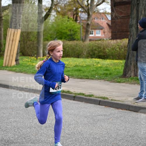 12.04.2026 - 45. Internationalen Wilhelmsburger Insellauf J. Mangold http://msf.ph/oto/9509051 12.04.2026 12:56:16 Ziel 2344, 5114, 5255, 4269, 3627, 5133, 5680, 4545, 5101, 4261, 4933, 5131, 5184, 5446, 4859, 5729, 5134, 3620, 4848, 5410, 4168, 4921, 4922, 4237, 4237, 5094, 4835, 5141, 5549, 5163, 5147 meine-sportfotos.de
