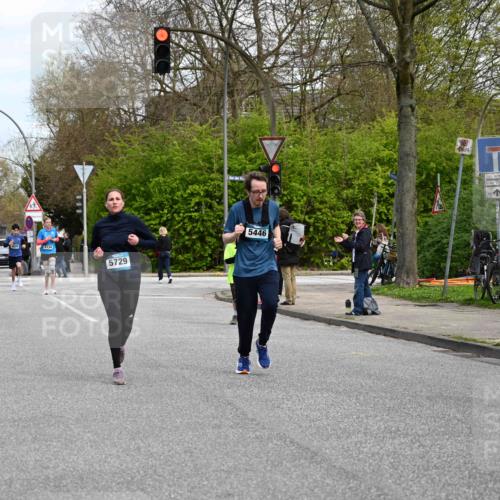 12.04.2026 - 45. Internationalen Wilhelmsburger Insellauf J. Mangold http://msf.ph/oto/9509057 12.04.2026 12:56:18 Ziel 5255, 4269, 3627, 5133, 5680, 4545, 5101, 4261, 4933, 5131, 5184, 5446, 4859, 5729, 5446, 4859, 5729, 5134, 3620, 4848, 5410, 4168, 4921, 4922, 4237, 5094, 4835, 4835, 5141, 5549, 5163, 5147, 3600, 2491 meine-sportfotos.de