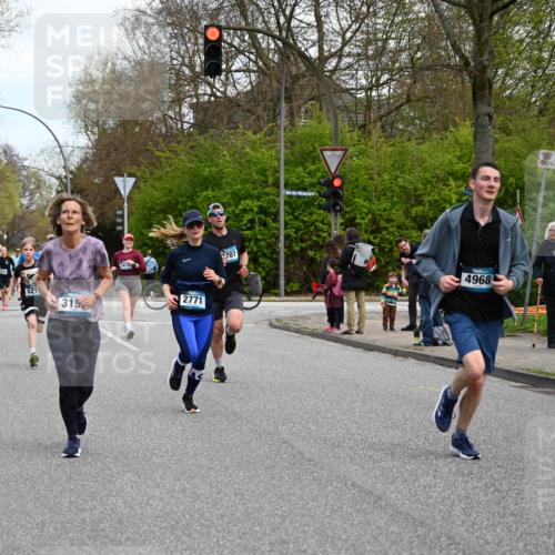 12.04.2026 - 45. Internationalen Wilhelmsburger Insellauf J. Mangold http://msf.ph/oto/9509595 12.04.2026 12:57:55 Ziel 3863, 4887, 4938, 3213, 2447, 5211, 4968, 2707, 5169, 5214, 4955, 3396, 5228, 5689, 2771, 5228, 5689, 2771, 5687, 2058, 3152, 4535, 5260, 2493, 2550, 3479, 4873, 4344, 3889, 3309, 5613, 3525, 5422 meine-sportfotos.de