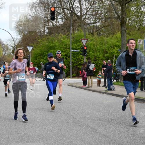 12.04.2026 - 45. Internationalen Wilhelmsburger Insellauf J. Mangold http://msf.ph/oto/9509597 12.04.2026 12:57:55 Ziel 3863, 4887, 4938, 3213, 2447, 5211, 4968, 2707, 5169, 5214, 4955, 3396, 5228, 5689, 2771, 5228, 5689, 2771, 5687, 2058, 3152, 4535, 5260, 2493, 2550, 3479, 4873, 4344, 3889, 3309, 5613, 3525, 5422 meine-sportfotos.de