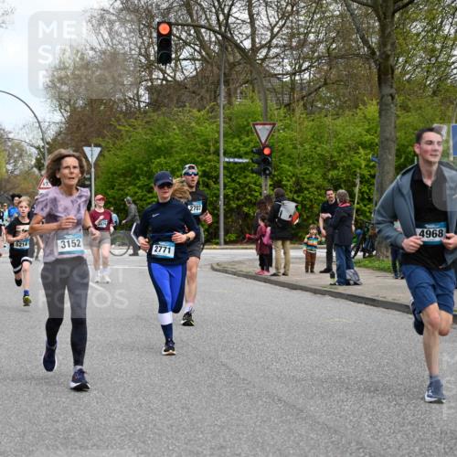 12.04.2026 - 45. Internationalen Wilhelmsburger Insellauf J. Mangold http://msf.ph/oto/9509598 12.04.2026 12:57:55 Ziel 3863, 4887, 4938, 3213, 2447, 5211, 4968, 2707, 5169, 5214, 4955, 3396, 5228, 5689, 2771, 5228, 5689, 2771, 5687, 2058, 3152, 4535, 5260, 2493, 2550, 3479, 4873, 4344, 3889, 3309, 5613, 3525, 5422 meine-sportfotos.de